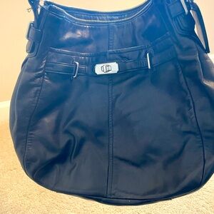 Coach genuine Black Leather Shoulder Bag 🖤